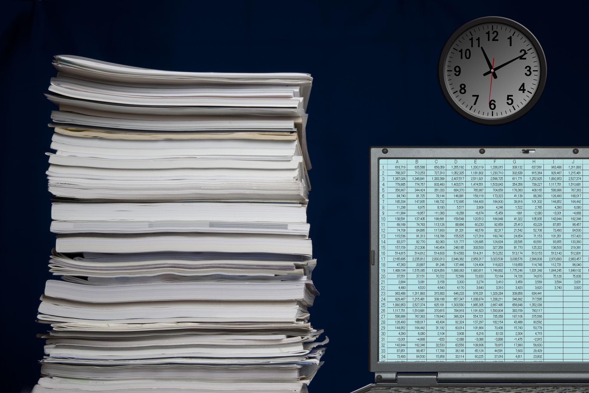 隠れ残業がリスクになる理由