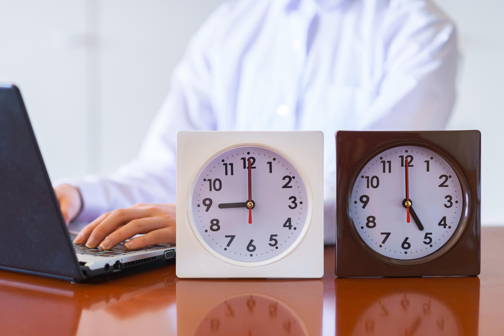 PCログを用いた勤怠管理とは？活用するメリットとログ収集方法を解説！