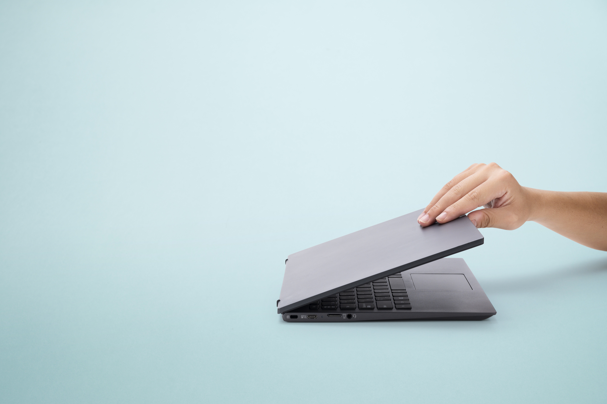 PCログを勤怠管理に活用するメリットや注意点、スリープ中の記録方法を解説